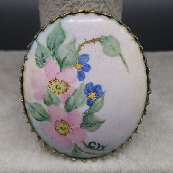 Vintage Hand Painted Mid-Century Brooch, Ceramic Painted Floral Pin, 2 Inches - Picture 5 of 8